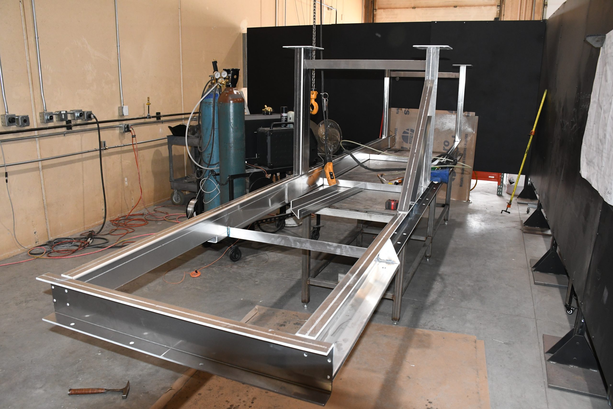 Aluminum structure for a conveyor system